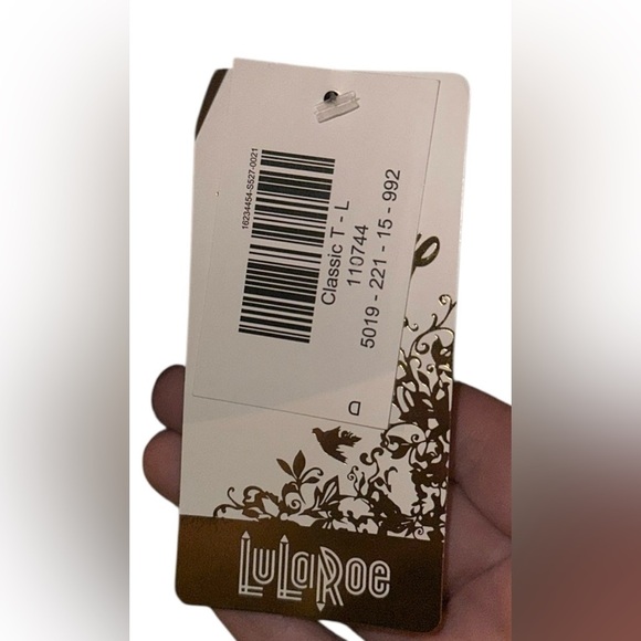 LuLaRoe Classic T Tigger Disney Print Shirt Size L NWT - Picture 6 of 6